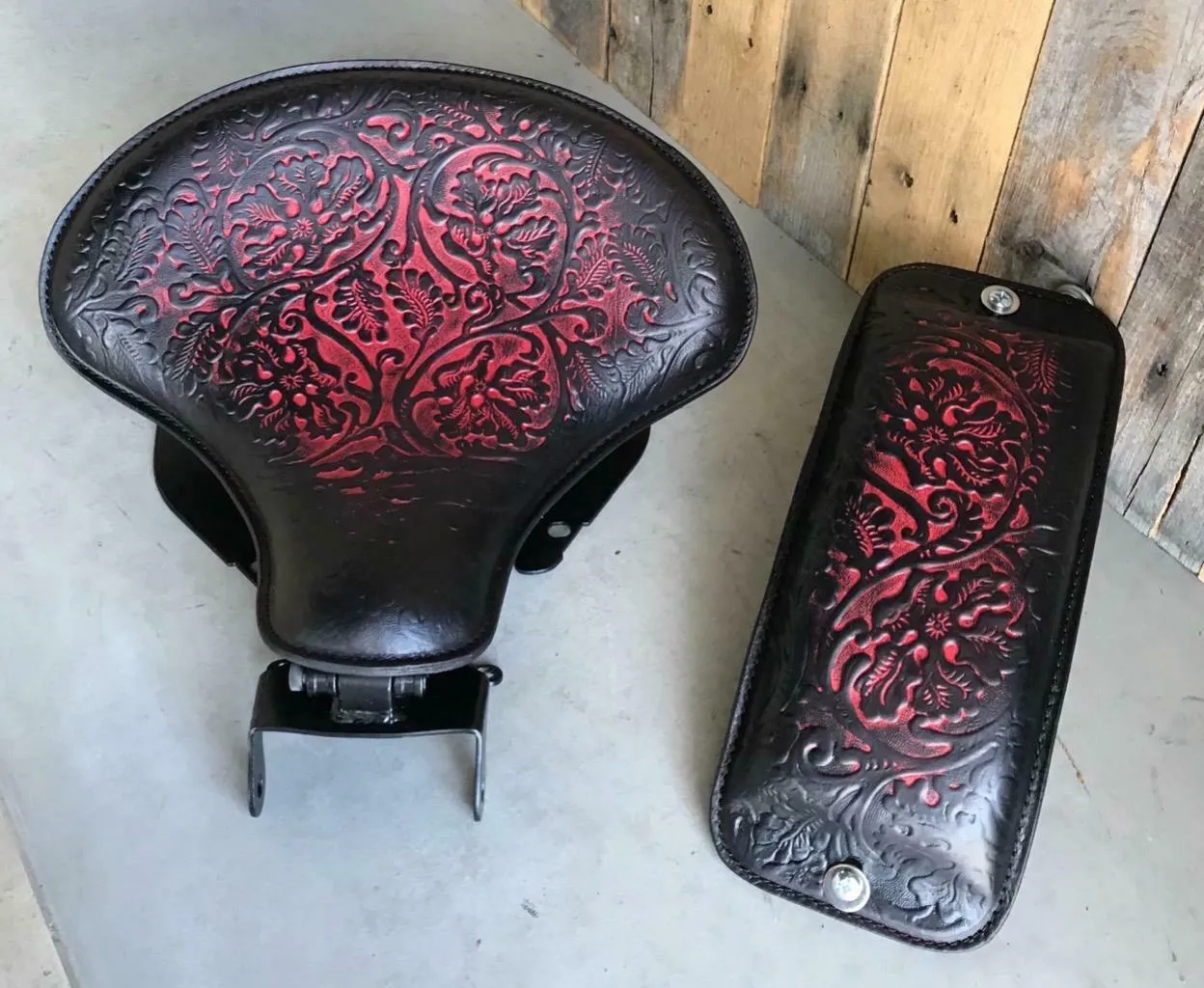 2018-2025 Harley Softail Spring Seat Pad Mounting Kit Ant Red Oak Leaf Leather