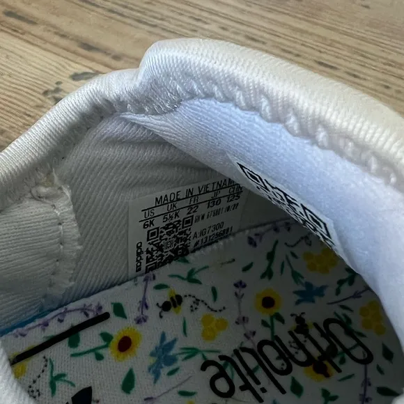 adidas Originals NMD_R1 Multicolor White Flowers  Toddler Girls Size 6 GOAT