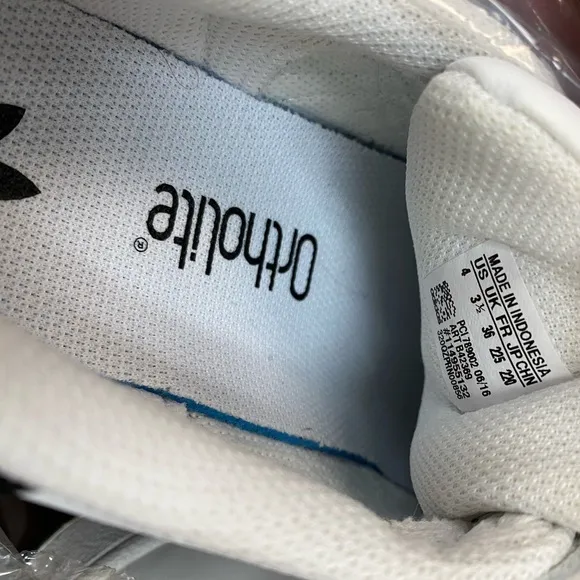 Adidas Superstar shoes white size 4