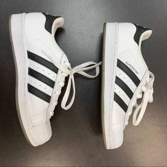 Adidas Superstar shoes white size 4