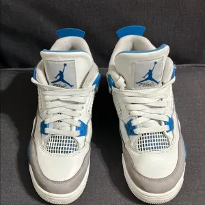 Air Jordan 4 Retro 2024 White and Blue Athletic Shoes Big Boys Size 6Y