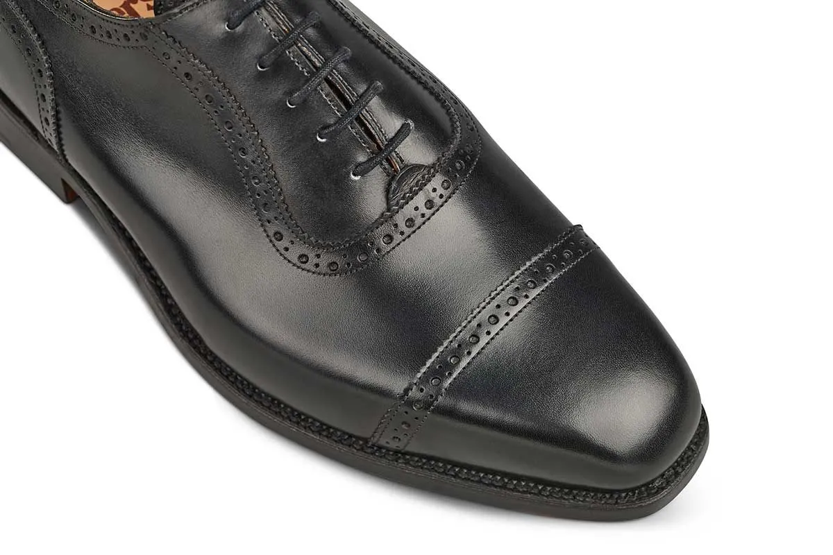 Belgrave Toecap Oxford Town Shoe in Black Calf