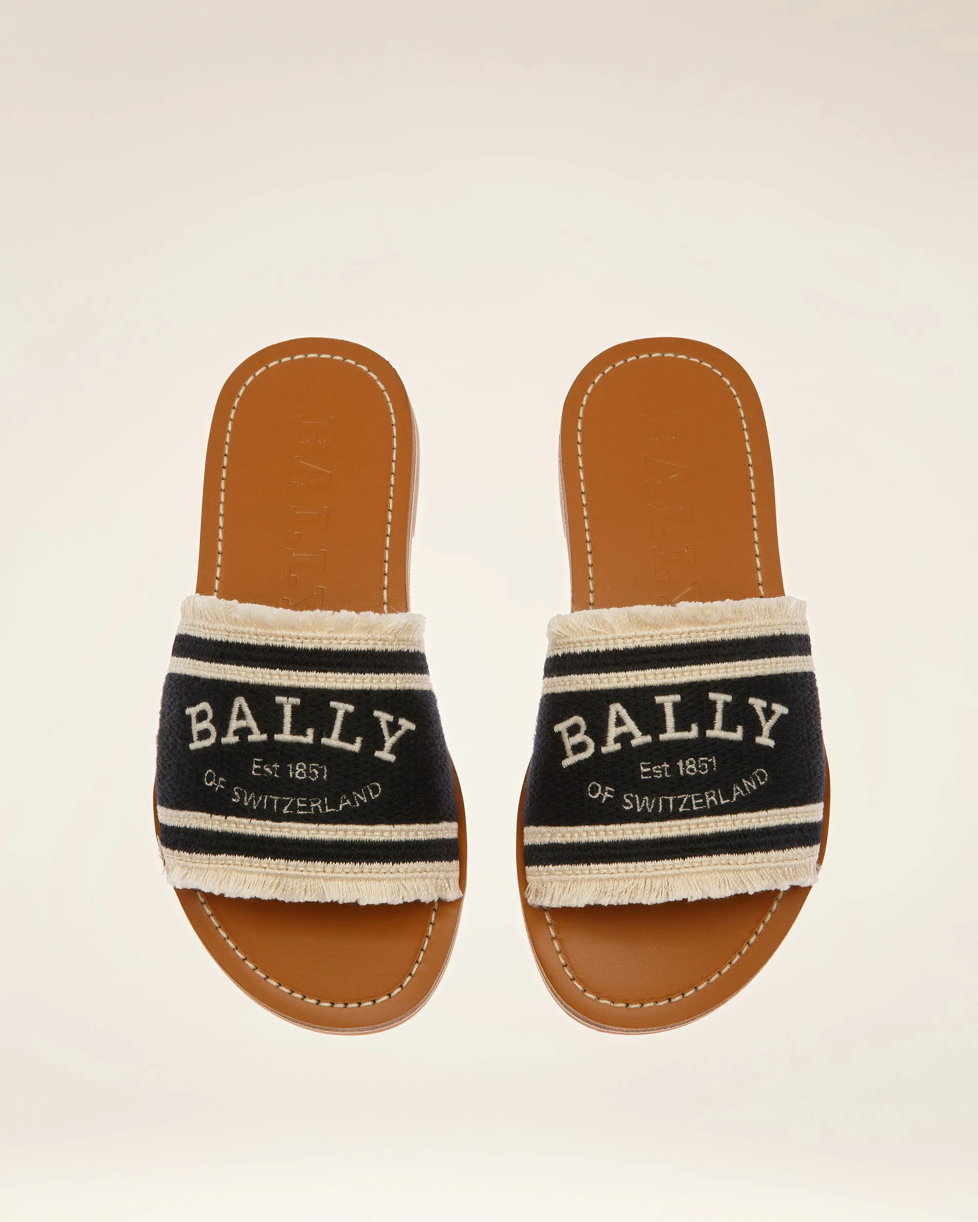 Bianka Flat - Slide