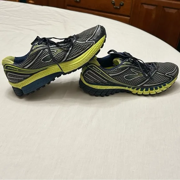 Brooks Ghost 6 Gray, Blue, Neon Green Size 9.5 Mens Running Shoes 110144-1D-292