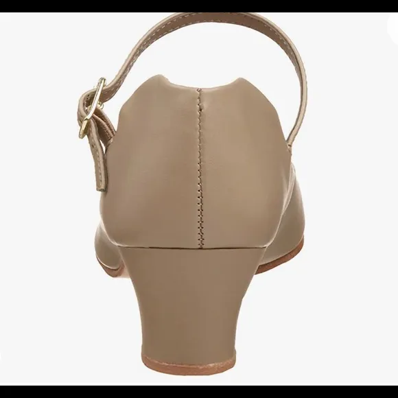 Capezio jr. Footlight shoes in tan