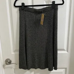 Cremieux Holiday Glam Knit Skirt Women's size Small NWT $79 black gold shimmer