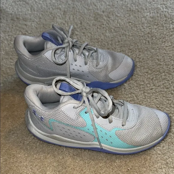 EUC- Under Armour Girls Gray and Blue Basketball Shoes Size 3