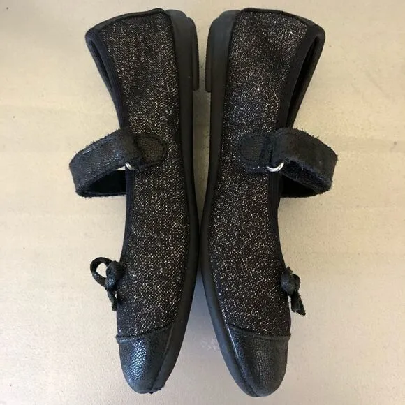 Girls’ Glitter Mary Janes (EUC)