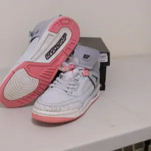 Jordan spizikes sun blush color