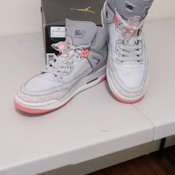 Jordan spizikes sun blush color
