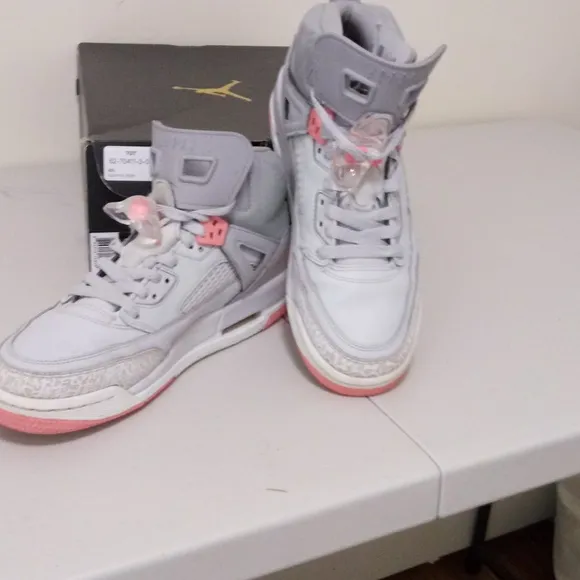 Jordan spizikes sun blush color