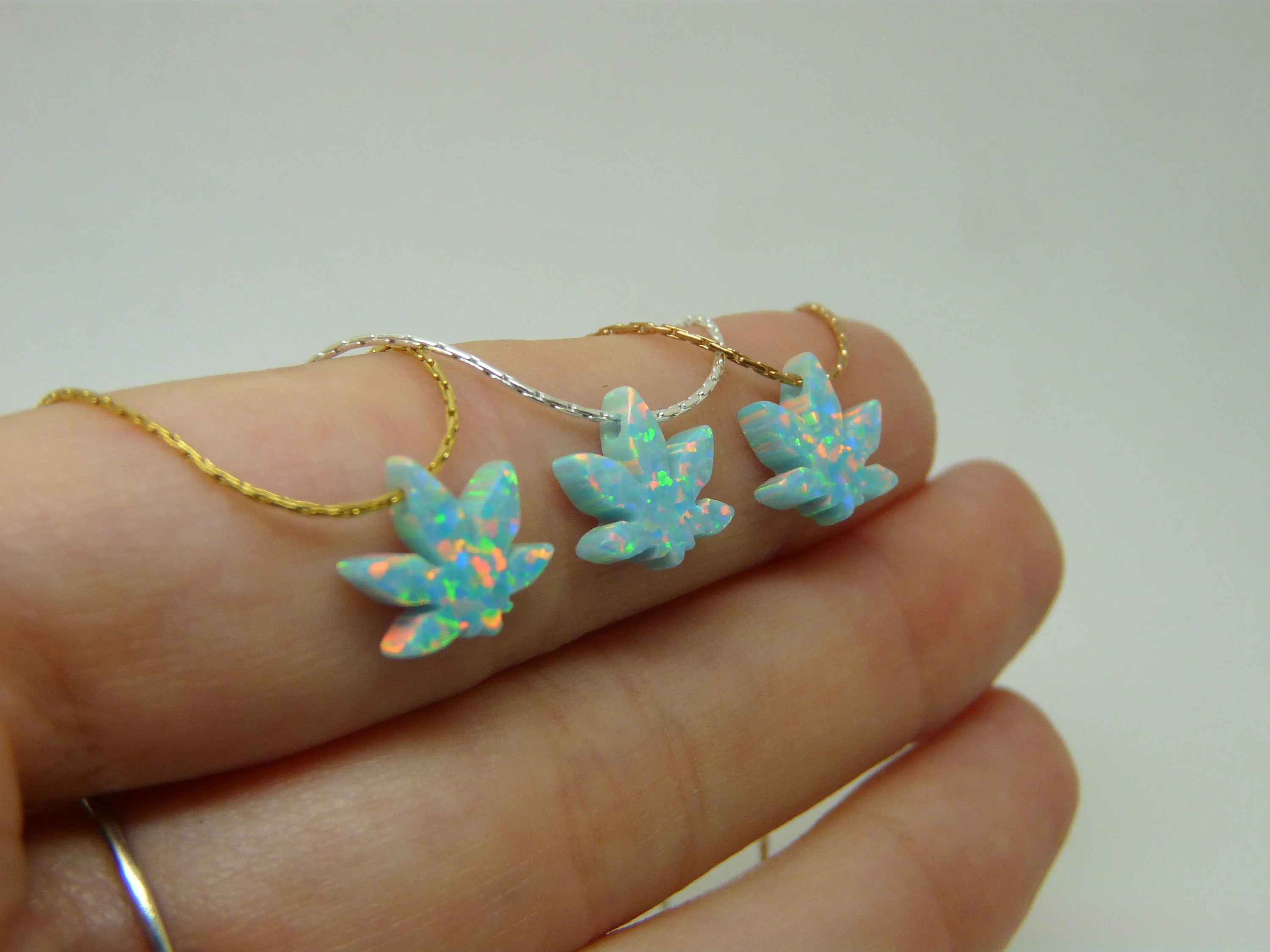 Marijuana Leaf Necklace - weed pendant