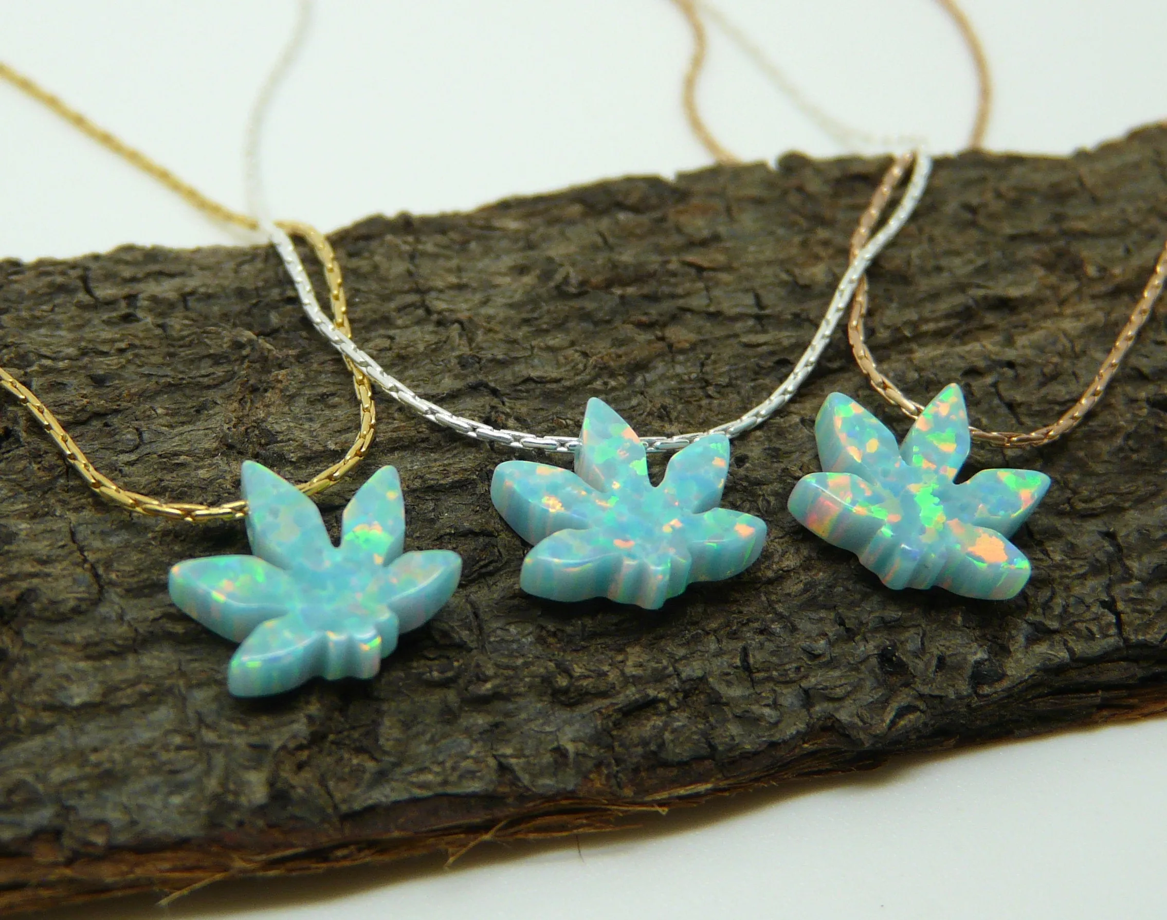 Marijuana Leaf Necklace - weed pendant