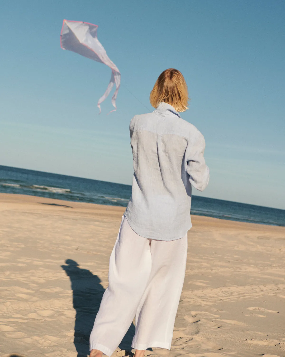 Mary - Linen Shirt in Light Blue Chambray
