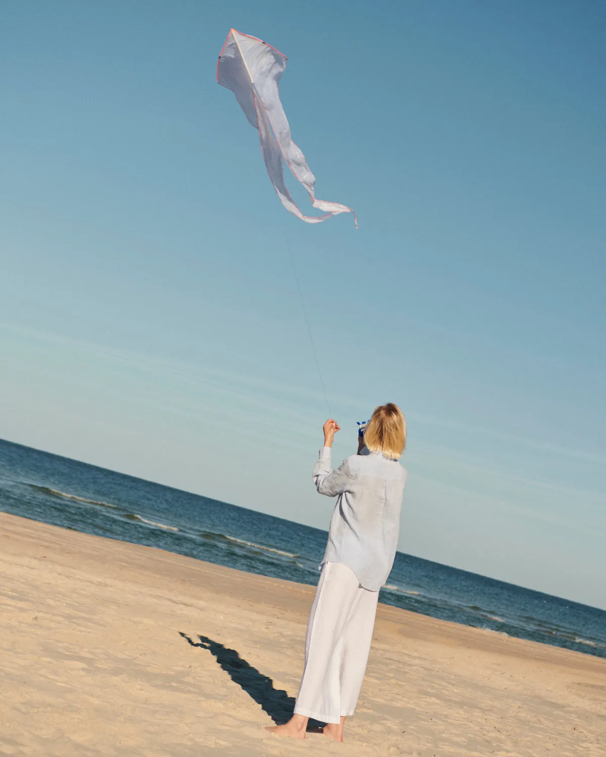 Mary - Linen Shirt in Light Blue Chambray
