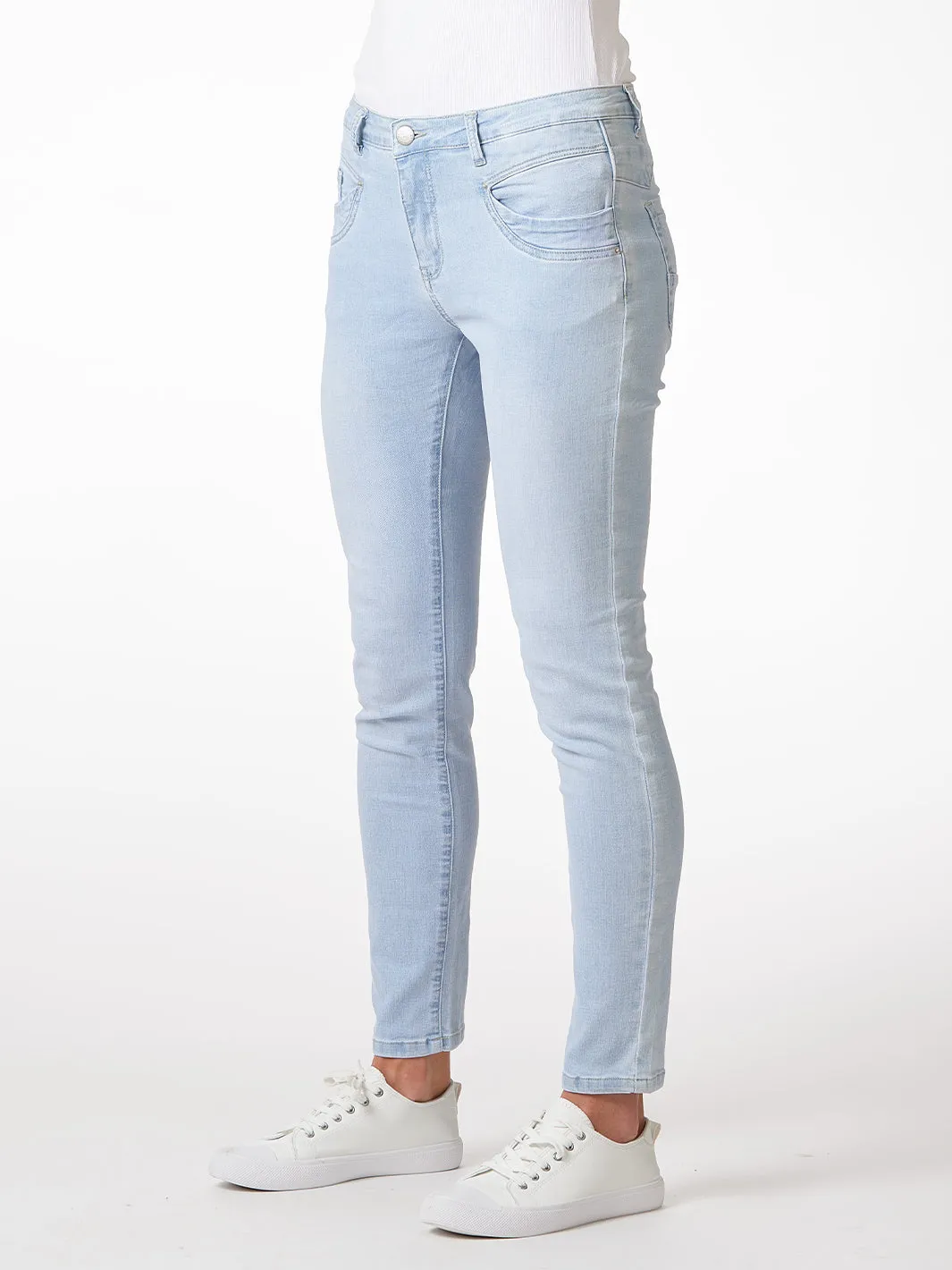 Merlot Ice Blue Slim Boyfriend Jean