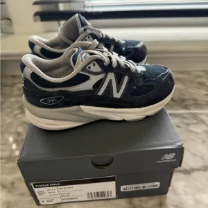 New Balance Kids' 990v6 Sneakers - Black and Gray