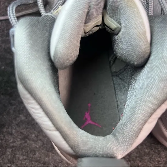 Nike Air Jordan 12 Retro Wolf Grey Vivid Pink 510815-029 GS Sz 5Y