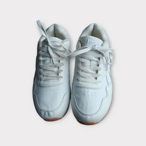 REEBOK CLASSIC MEN'S SIZE 9 WHITE RUNNING SHOE.