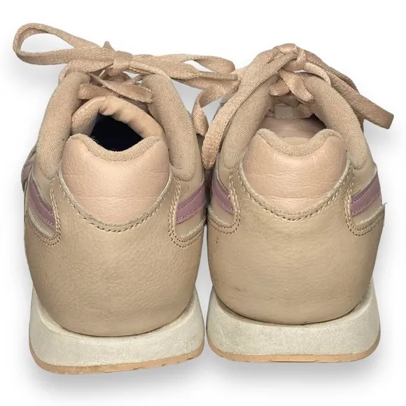 Reebok Pink Classic Leather Sneaker Kicks with Purple stripe Size 9.5