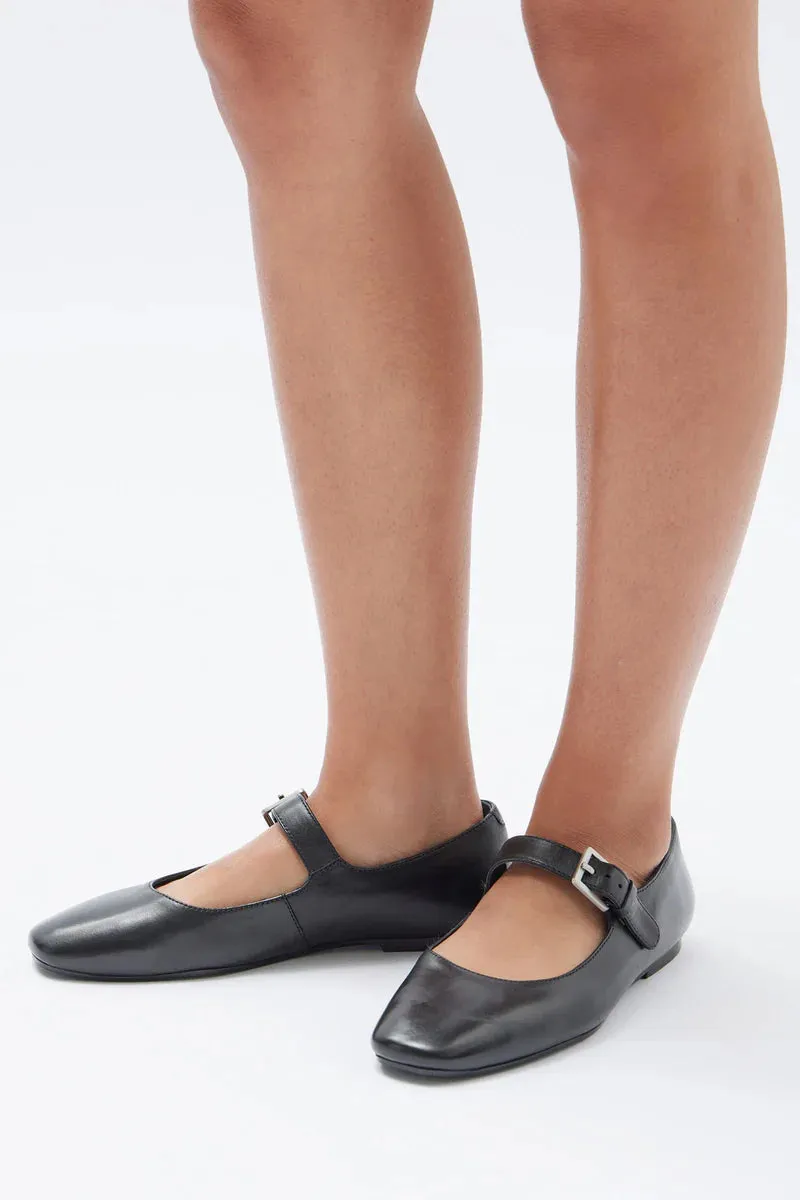 ROMEE FLAT