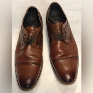 Stacy Adams 9.5 lace up dress shoe , rich brown color, classic style
