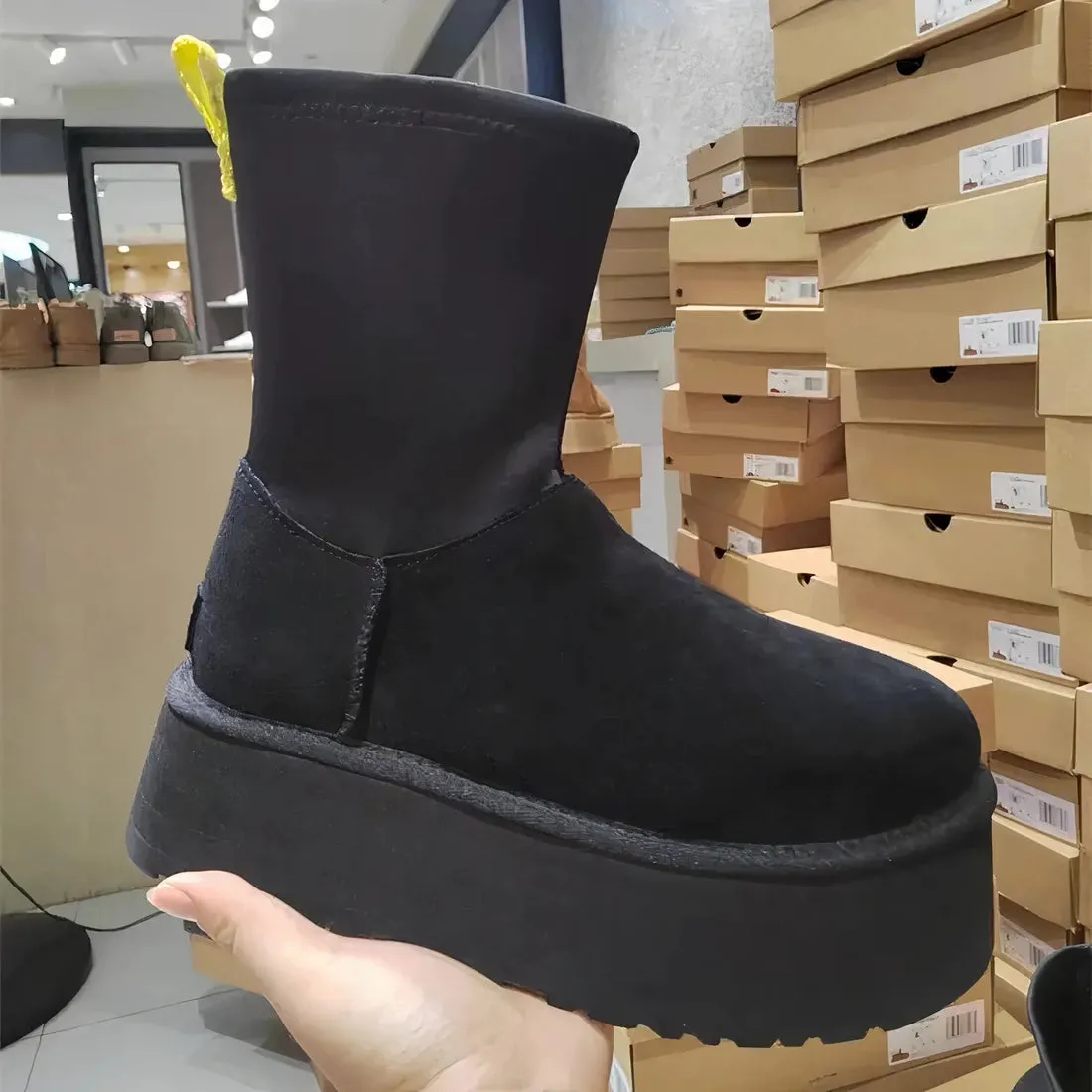 Stylish and Warm Women's Winter Boots for 2024