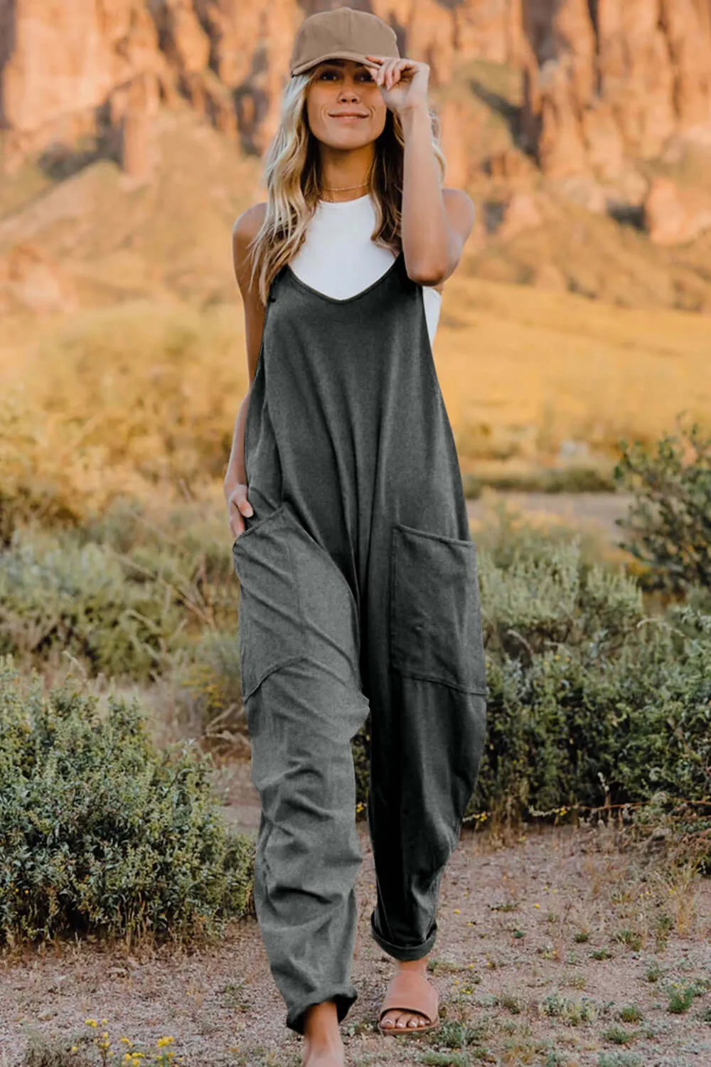 V-Neck Sleeveless Jumpsuit with Pockets – Comfortable & Practical