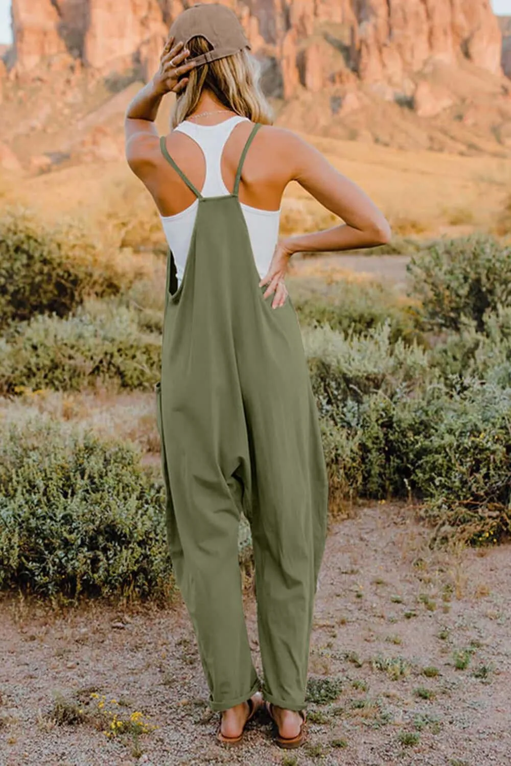V-Neck Sleeveless Jumpsuit with Pockets – Comfortable & Practical