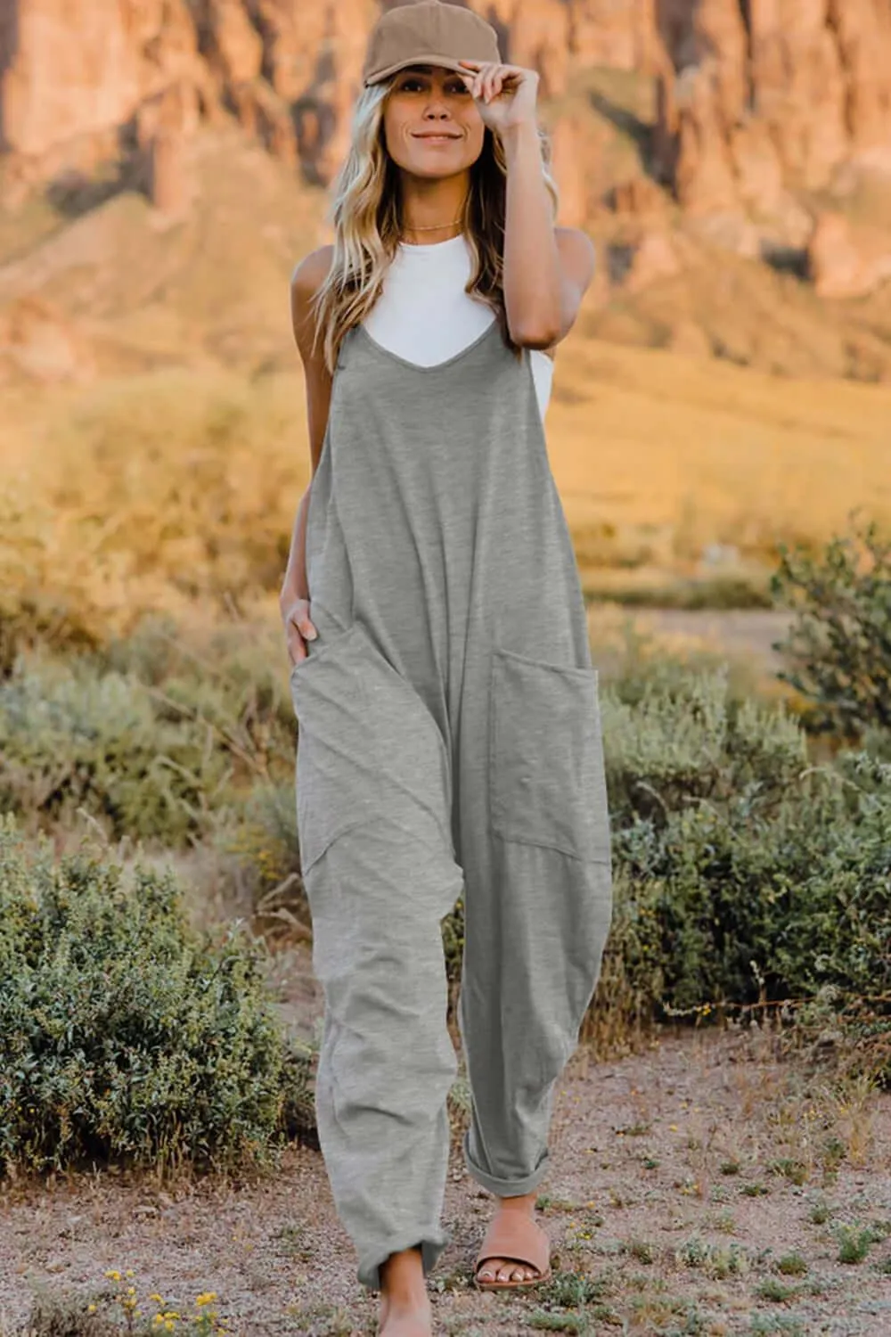 V-Neck Sleeveless Jumpsuit with Pockets – Comfortable & Practical
