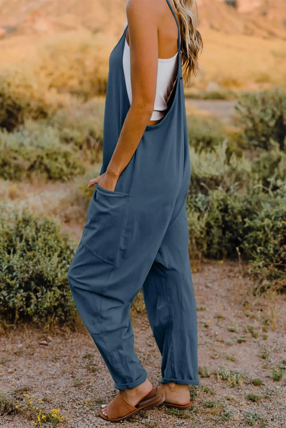 V-Neck Sleeveless Jumpsuit with Pockets – Comfortable & Practical