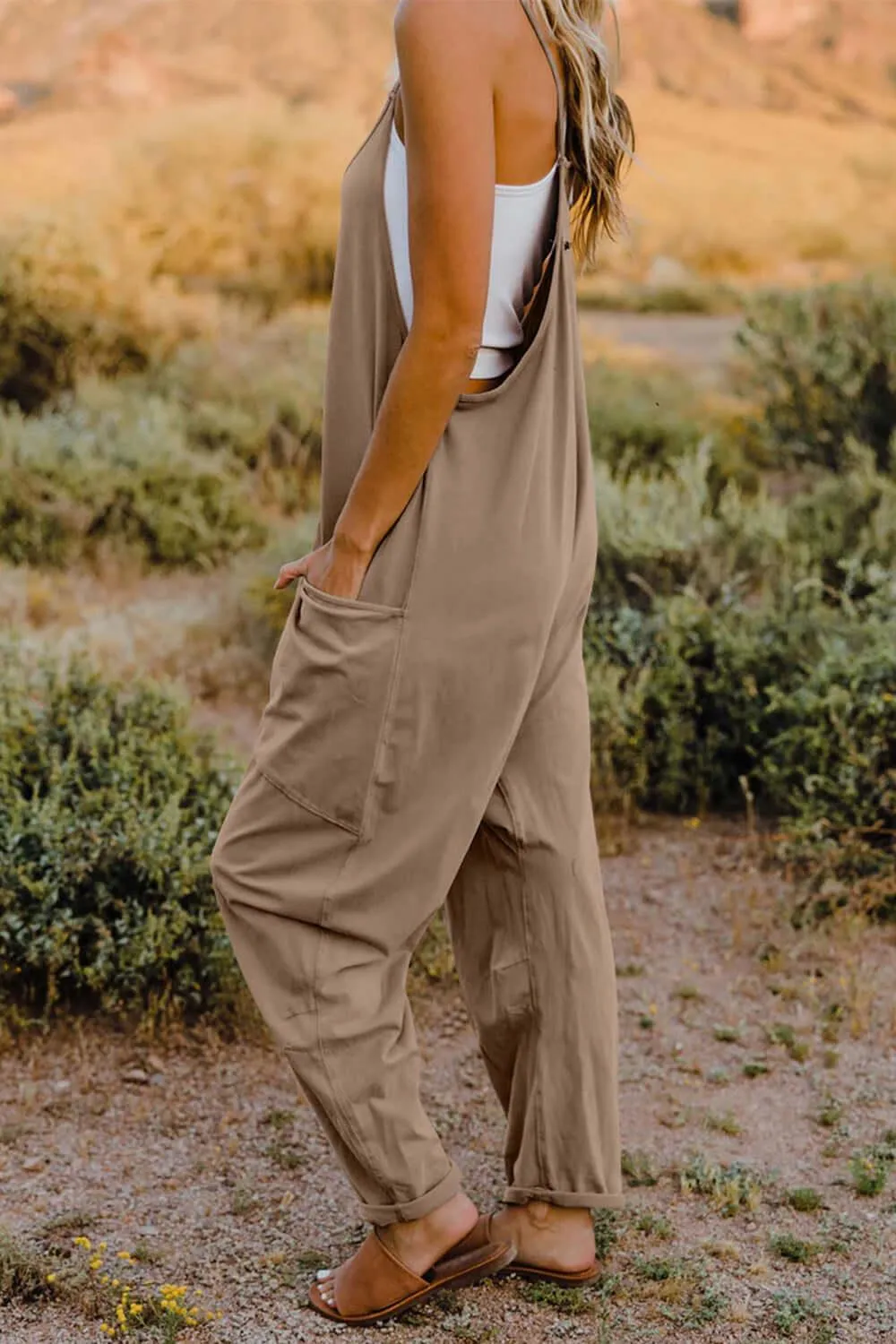 V-Neck Sleeveless Jumpsuit with Pockets – Comfortable & Practical