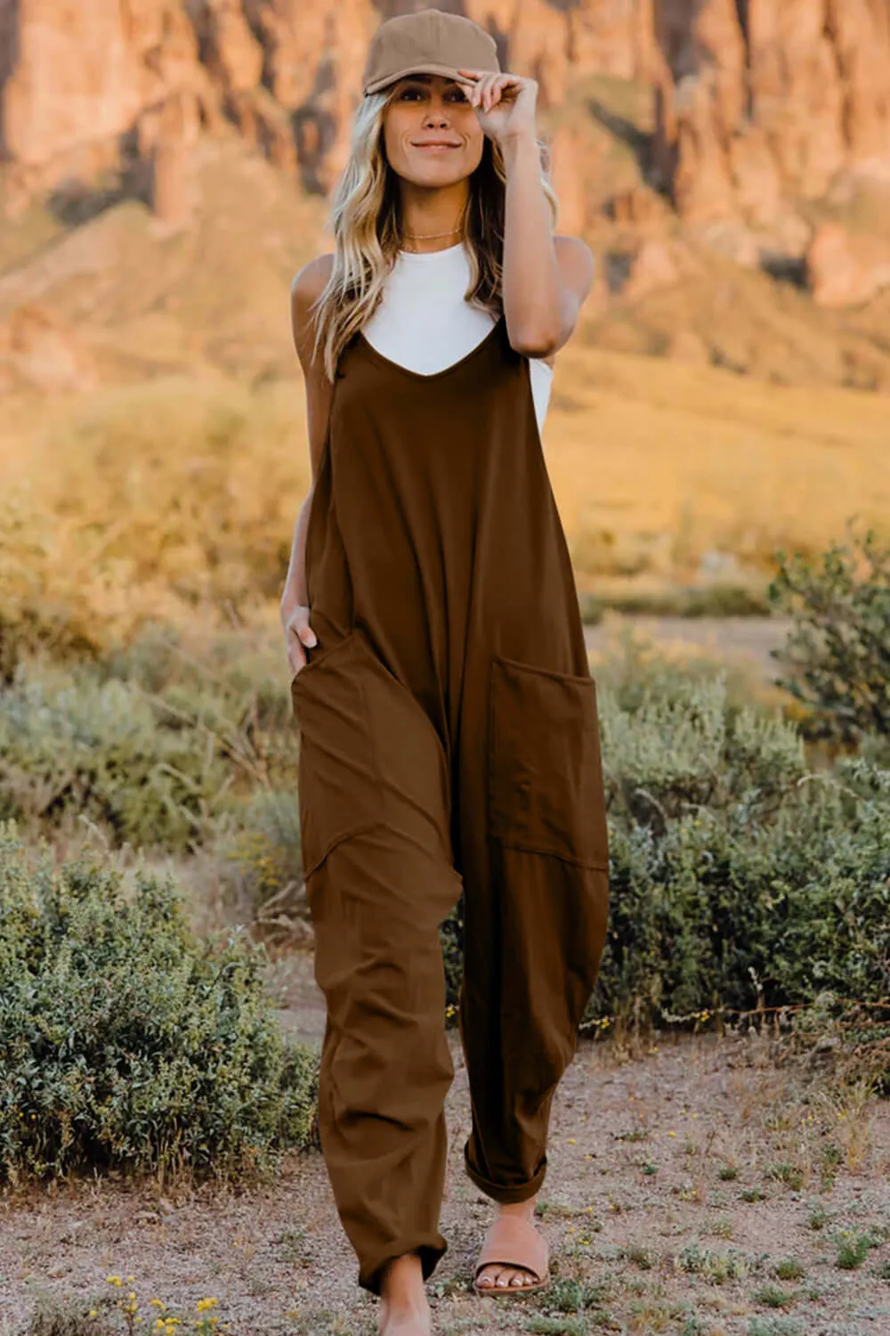 V-Neck Sleeveless Jumpsuit with Pockets – Comfortable & Practical